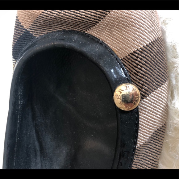 Beautiful Burberry flats! - Picture 3 of 5